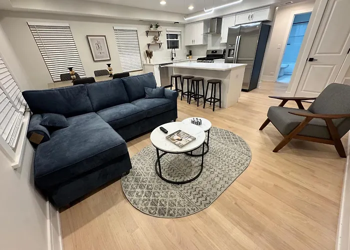 Bright & Spacious Duplex- Heart Of Apartamento